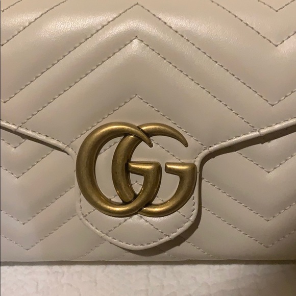 Gucci GG Marmont matelassé crossbody - Picture 10 of 14